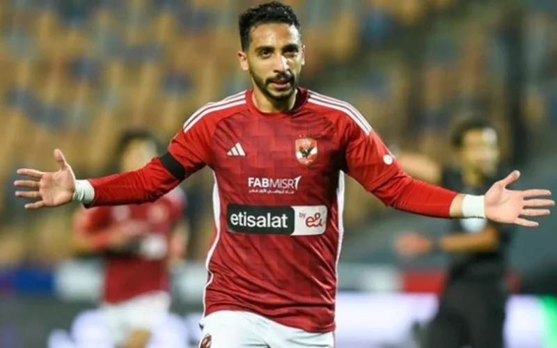 مديح بارز عمرو الدردير لكريم فؤاد نموذج الالتزام في الأهلي